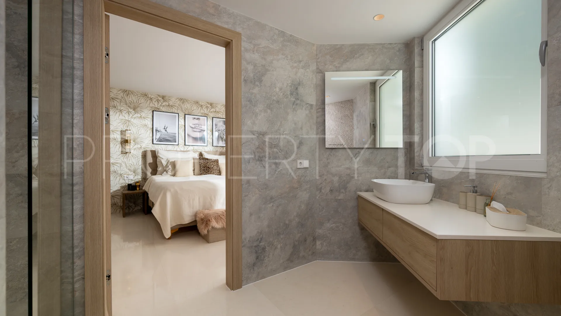 Villa en venta de 7 dormitorios en Parcelas del Golf