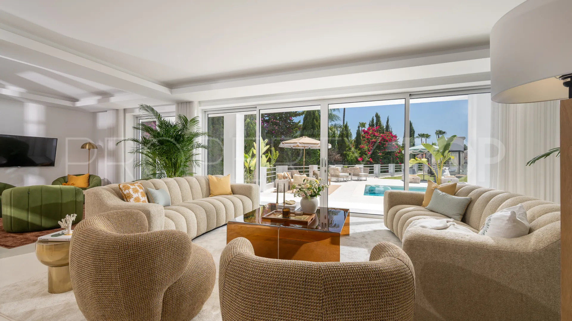 Villa en venta de 7 dormitorios en Parcelas del Golf