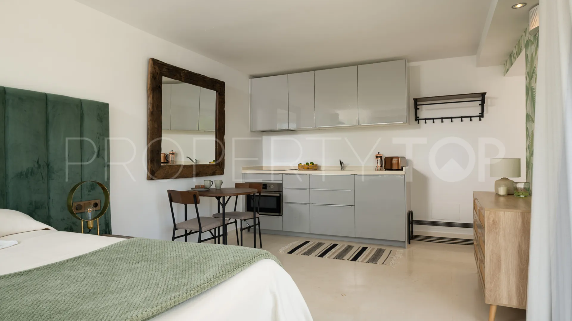 Villa en venta de 7 dormitorios en Parcelas del Golf