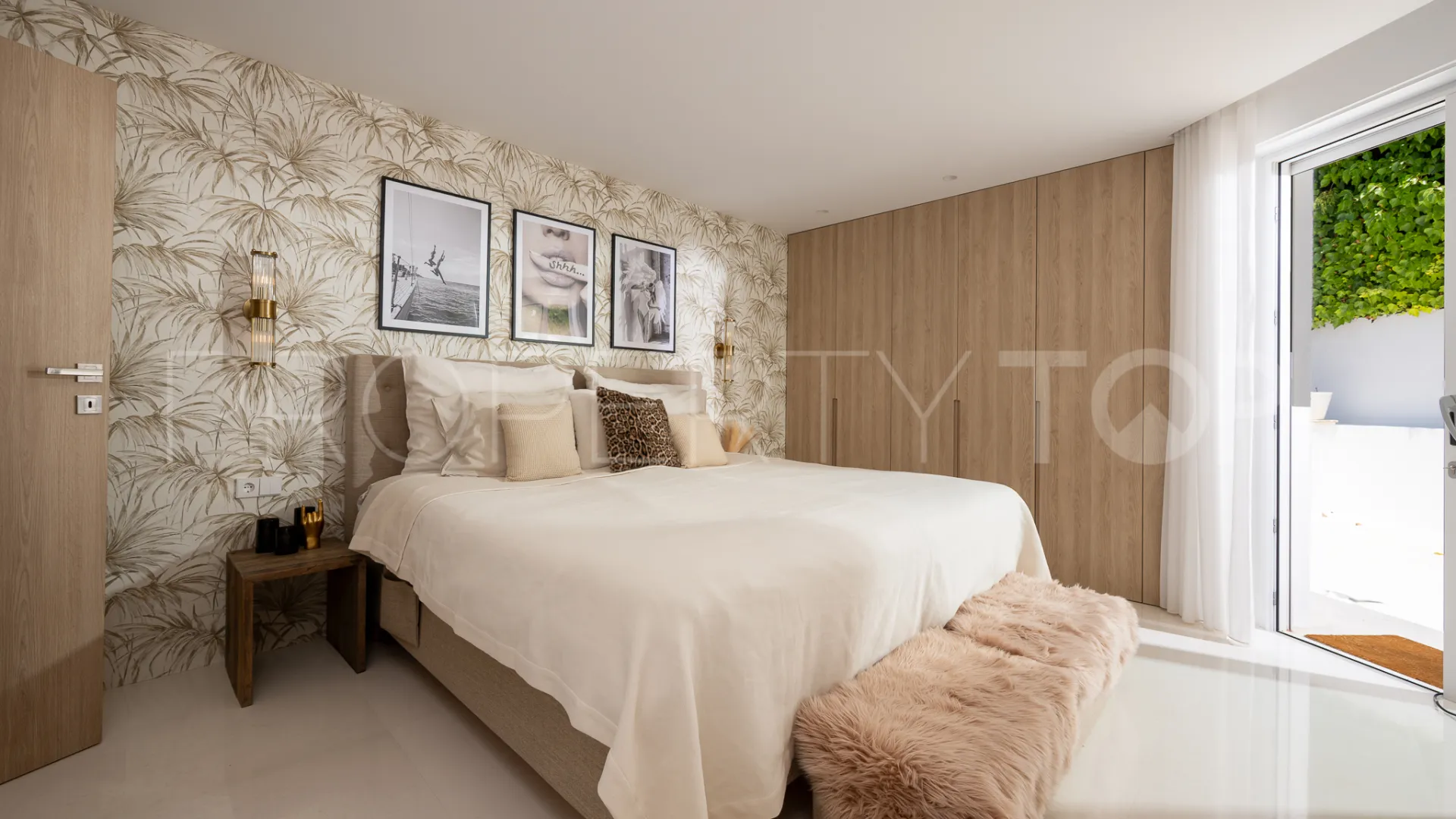 Villa en venta de 7 dormitorios en Parcelas del Golf