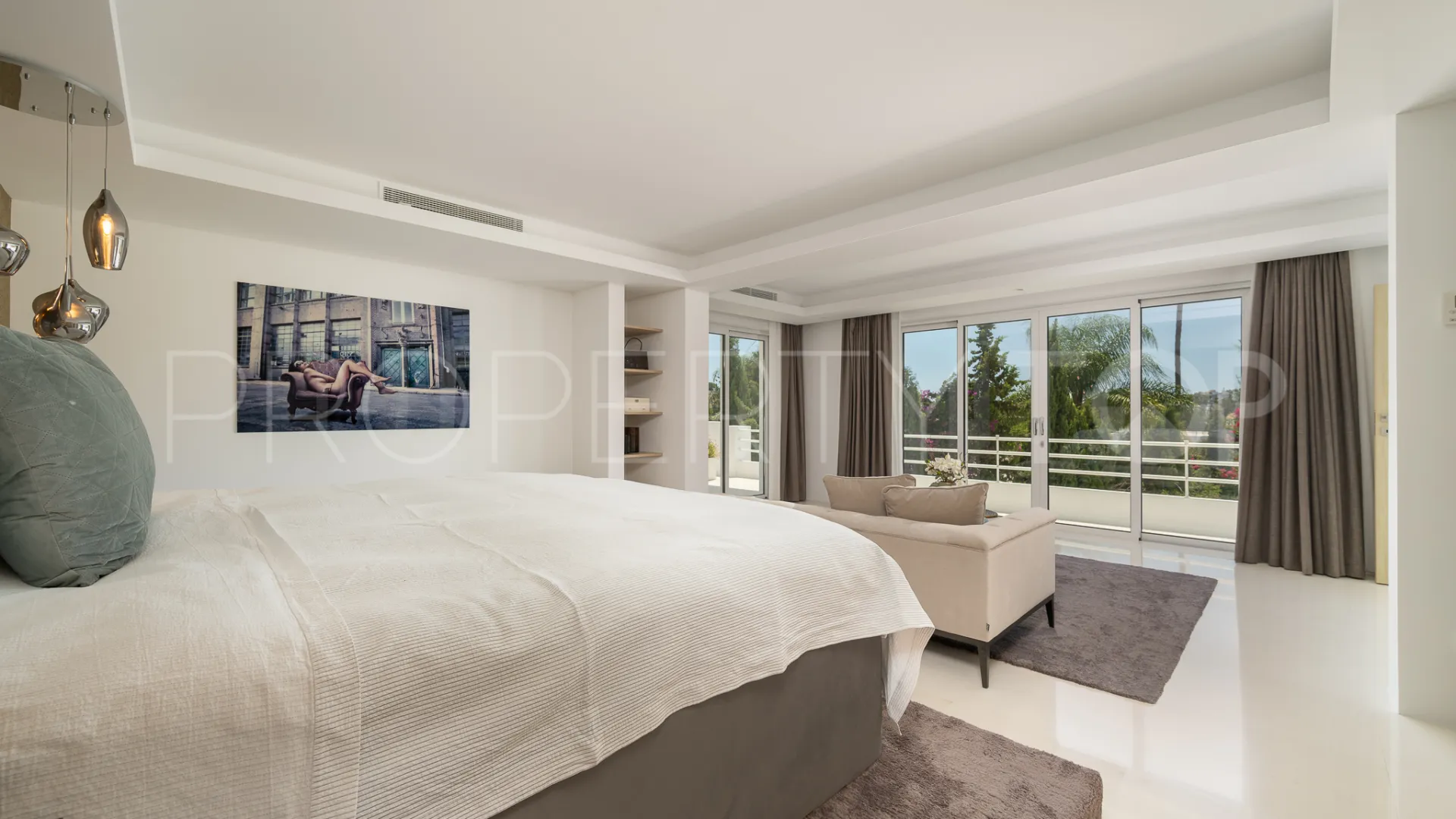 Villa en venta de 7 dormitorios en Parcelas del Golf