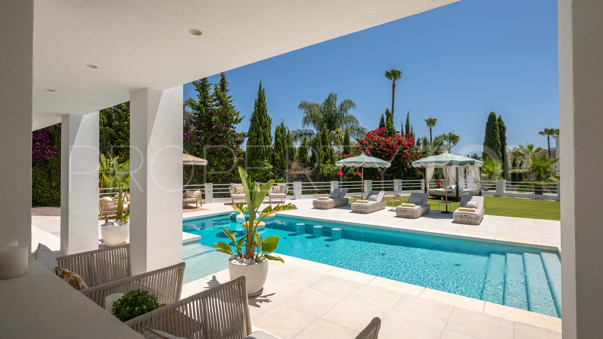 Villa en venta de 7 dormitorios en Parcelas del Golf