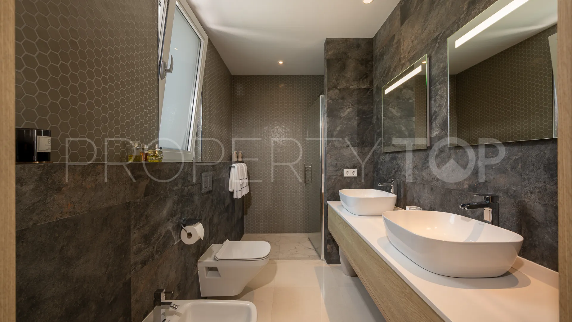 Villa en venta de 7 dormitorios en Parcelas del Golf