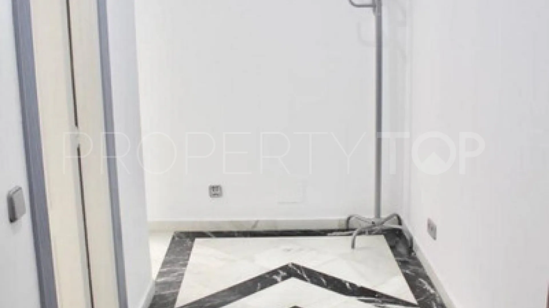 For sale 6 bedrooms ground floor duplex in Gray D'Albion