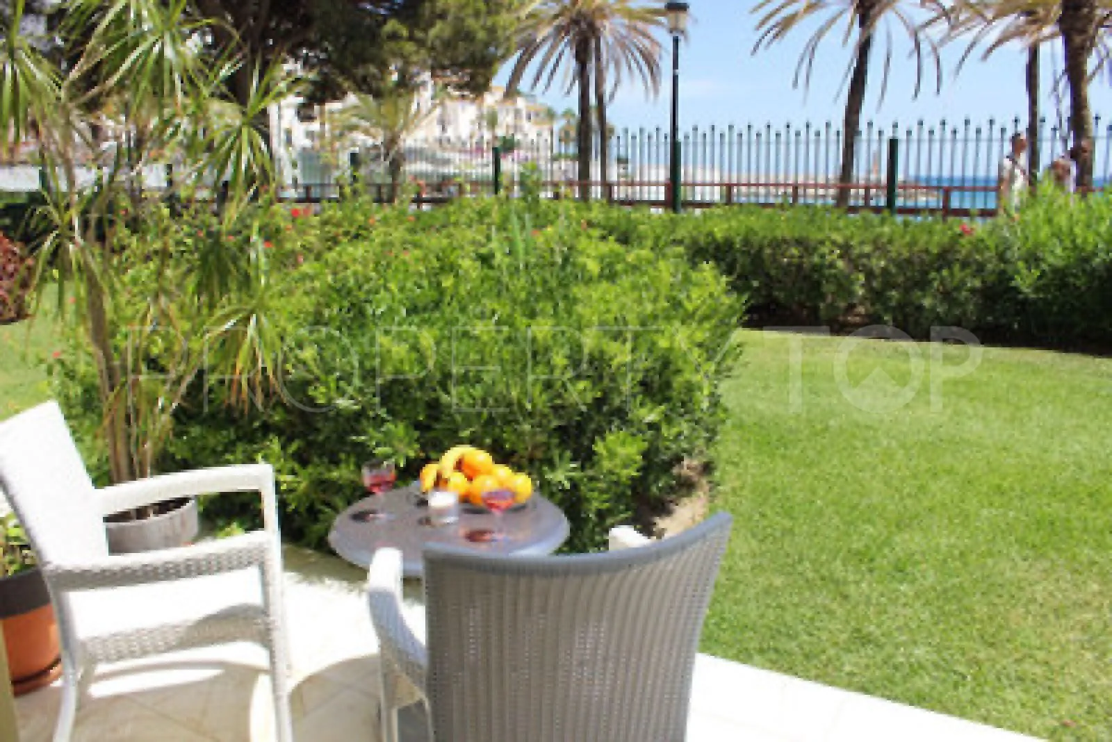 For sale 6 bedrooms ground floor duplex in Gray D'Albion