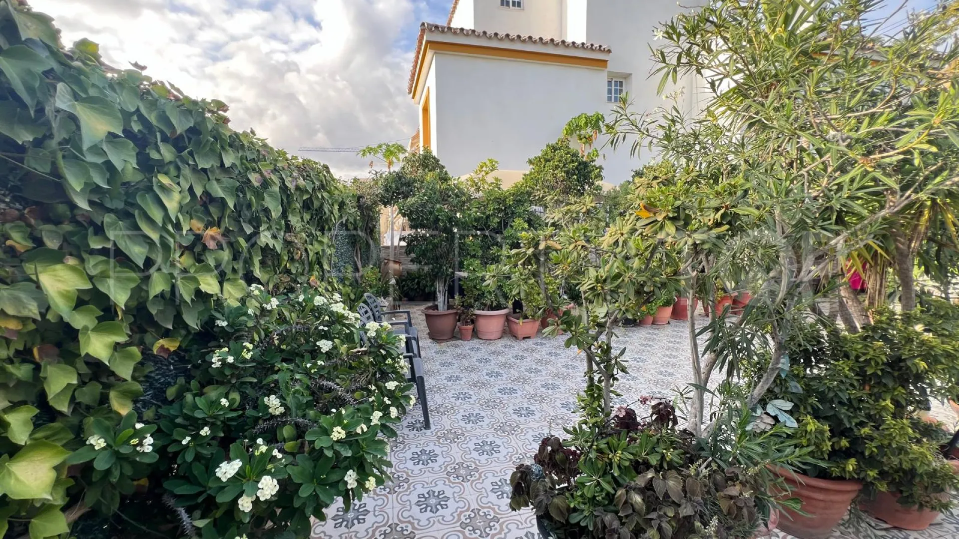Pareado en venta con 7 dormitorios en Estepona Ciudad