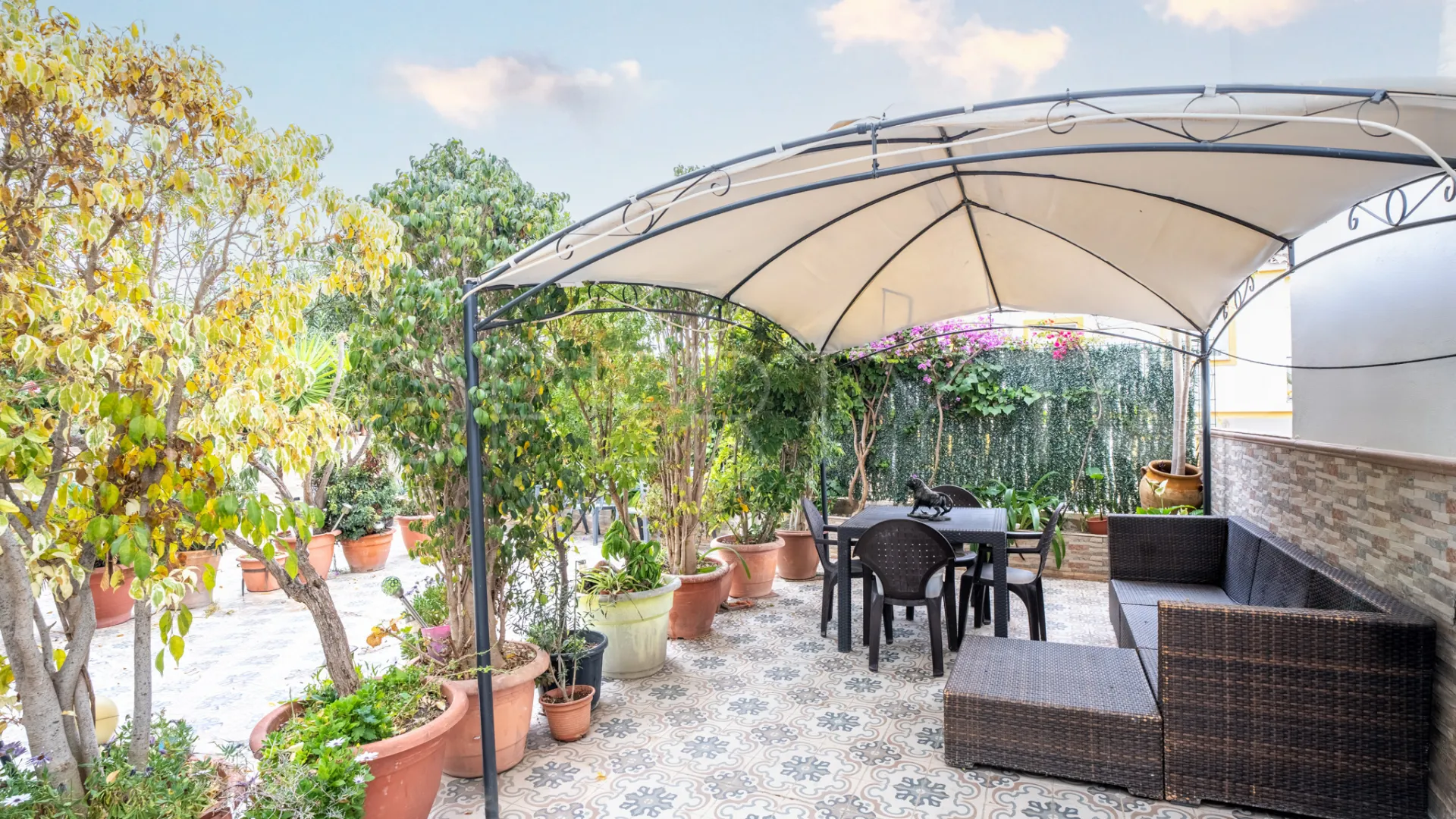 Pareado en venta con 7 dormitorios en Estepona Ciudad