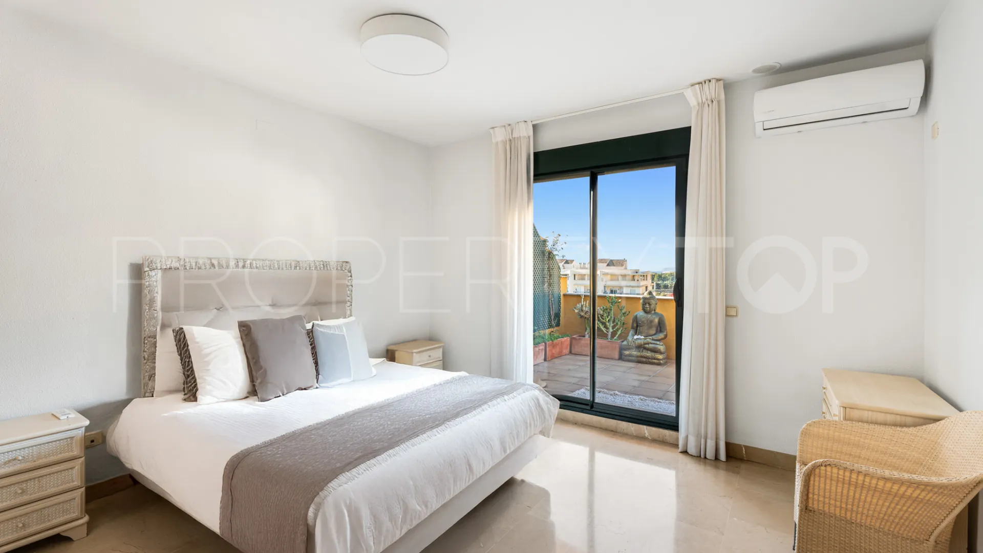 Penthouse in San Pedro de Alcantara for sale