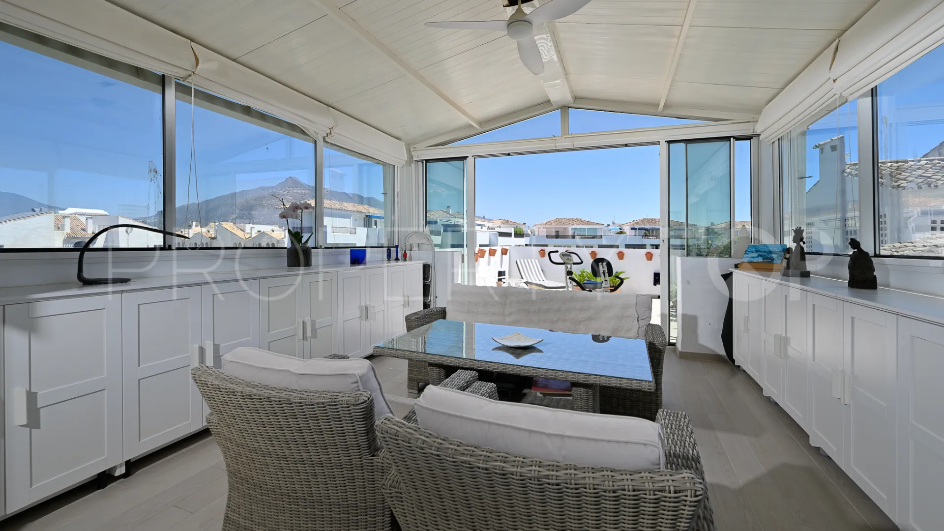 Penthouse for sale in Marbella - Puerto Banus