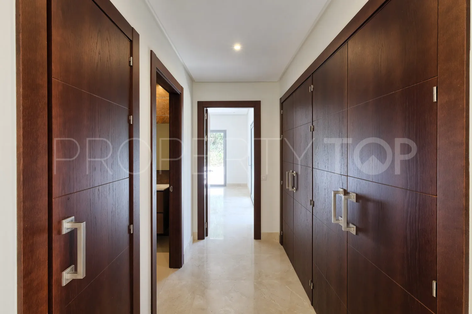Villa for sale in Puerto del Capitan with 4 bedrooms