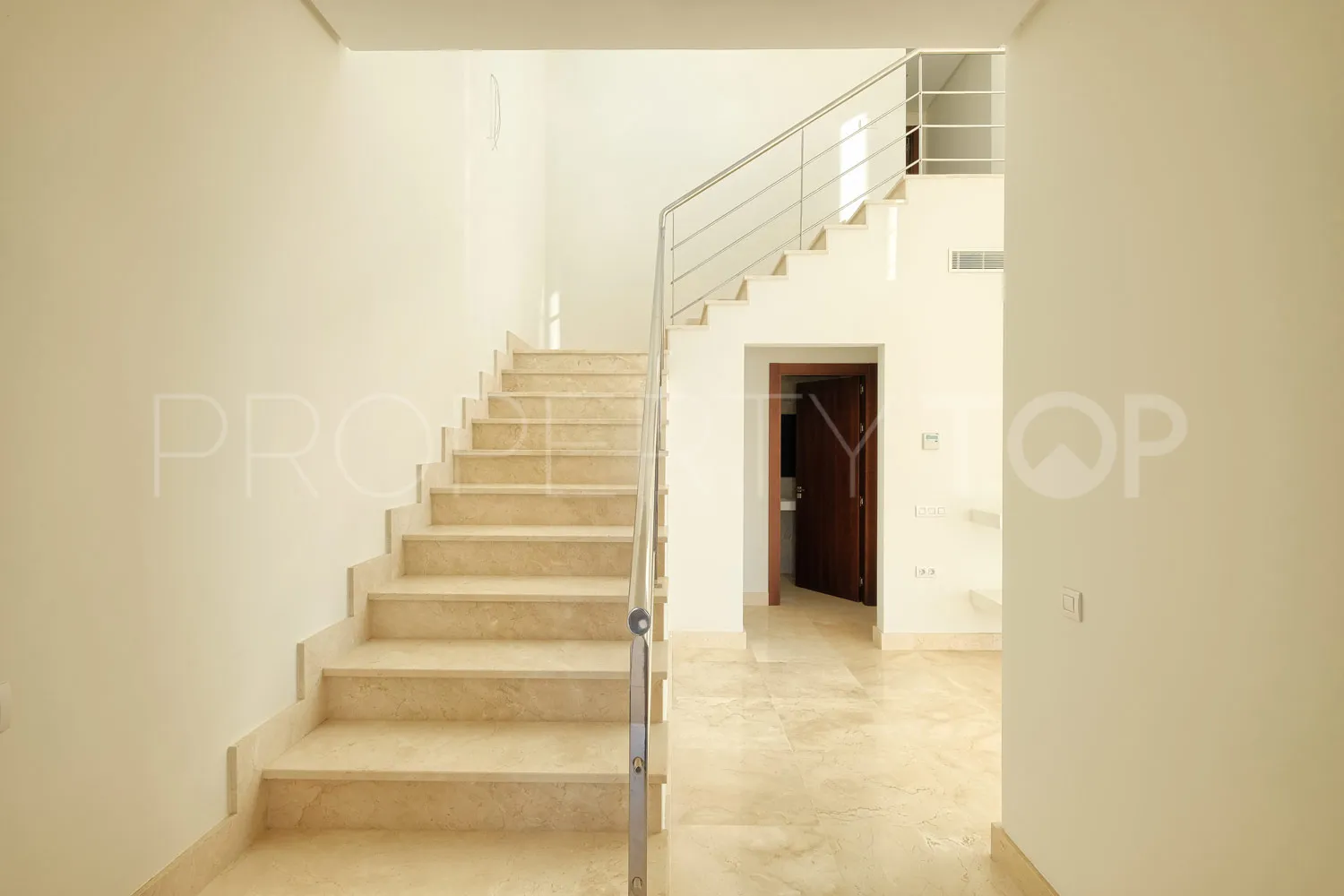 Villa for sale in Puerto del Capitan with 4 bedrooms
