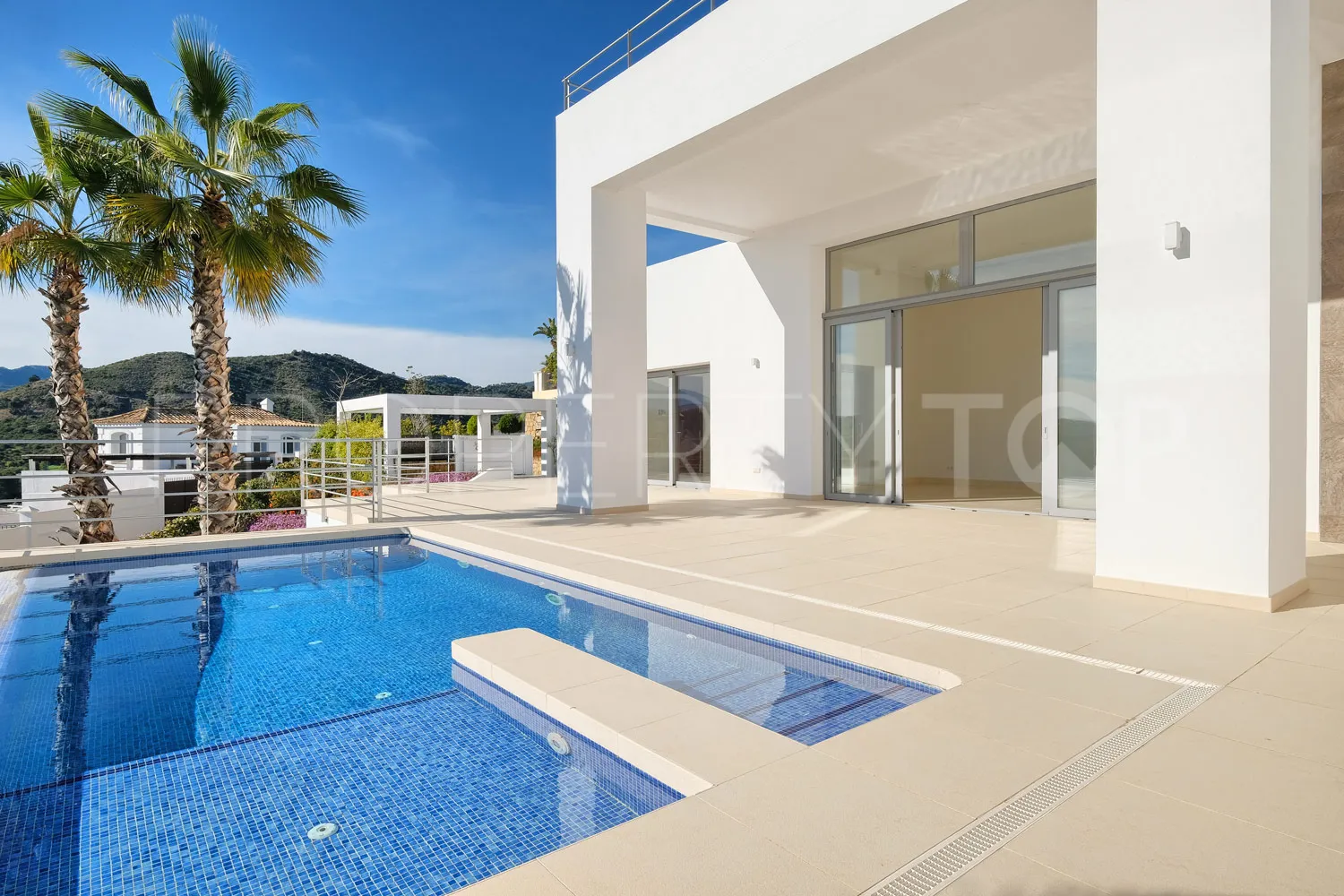 Villa for sale in Puerto del Capitan with 4 bedrooms