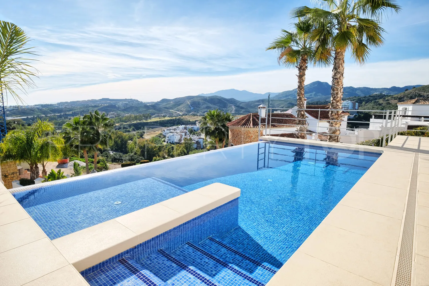 Villa for sale in Puerto del Capitan with 4 bedrooms