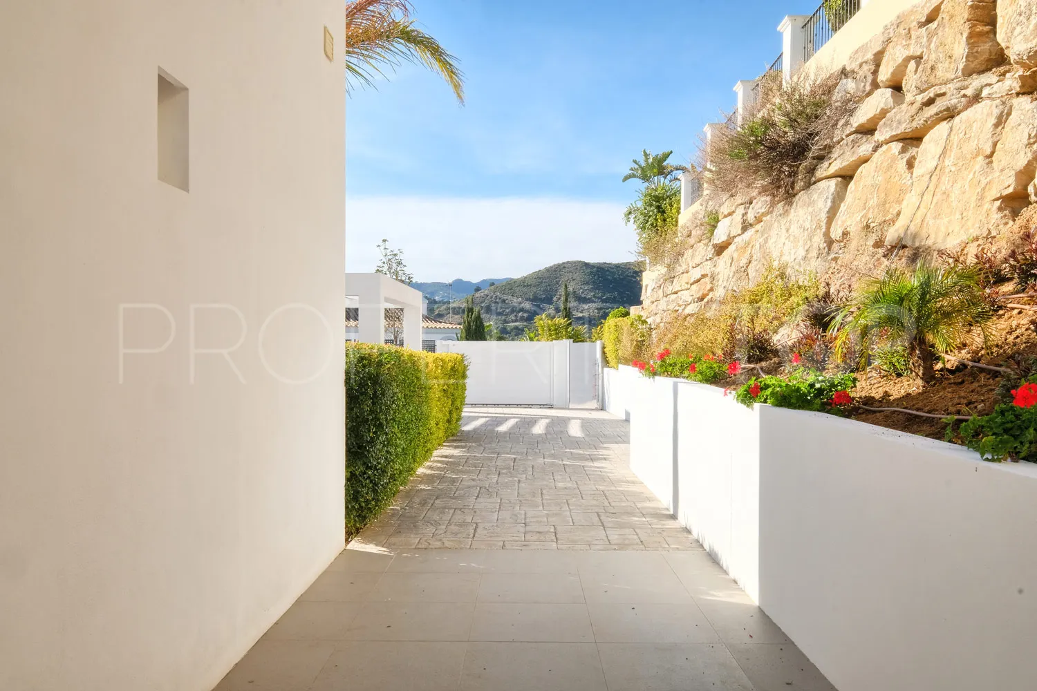 Villa for sale in Puerto del Capitan with 4 bedrooms