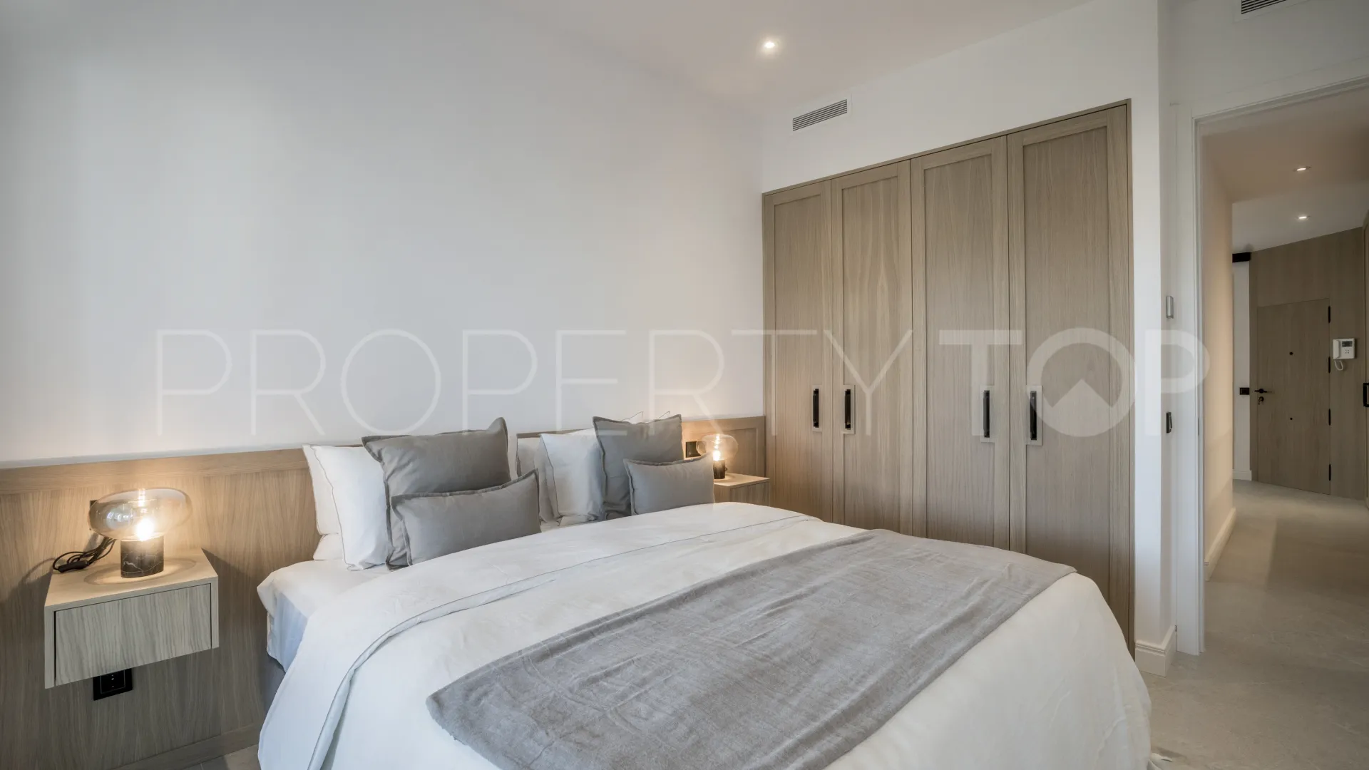 Apartamento planta baja a la venta de 3 dormitorios en Altos Reales