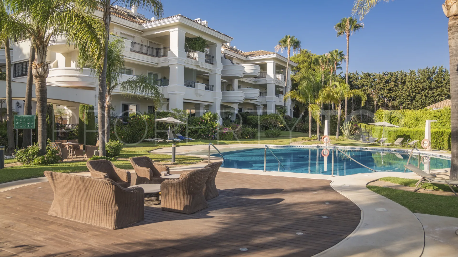 Apartamento planta baja a la venta de 3 dormitorios en Altos Reales