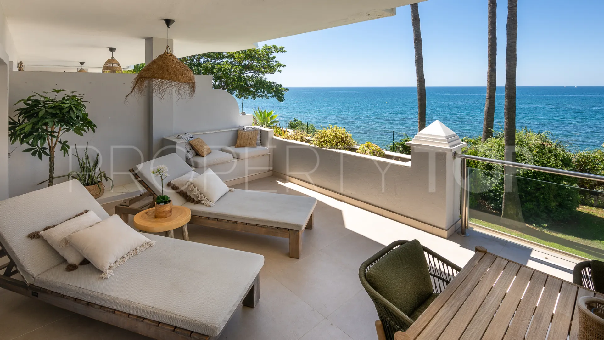 Apartamento de 3 dormitorios en venta en Estepona Ciudad