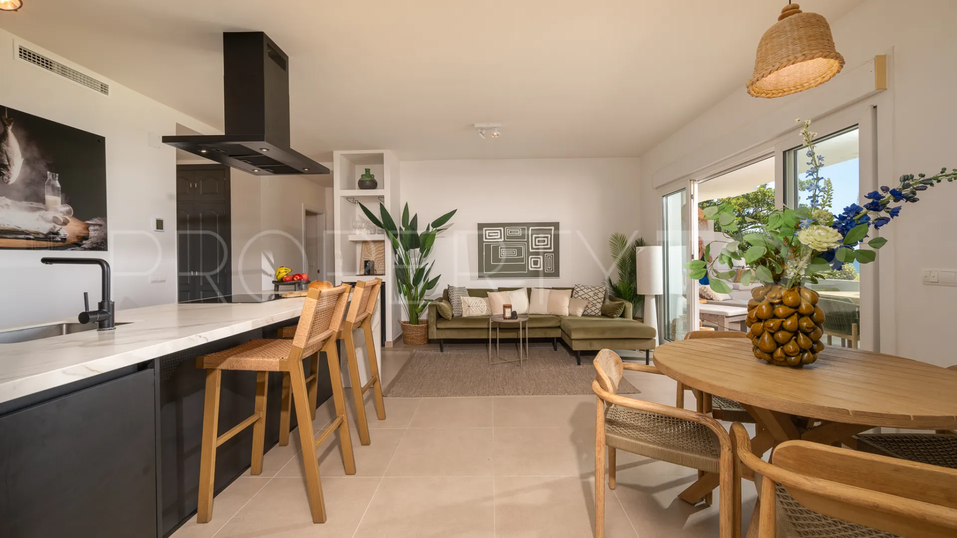 Apartamento de 3 dormitorios en venta en Estepona Ciudad