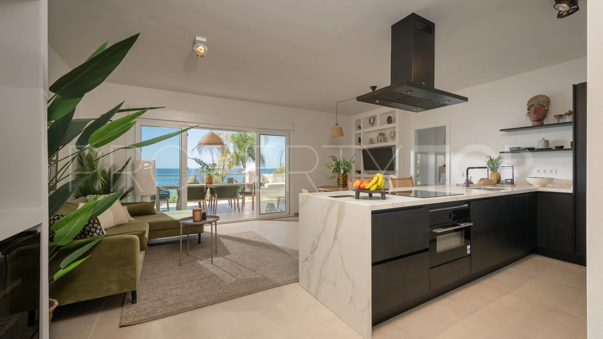 Apartamento de 3 dormitorios en venta en Estepona Ciudad