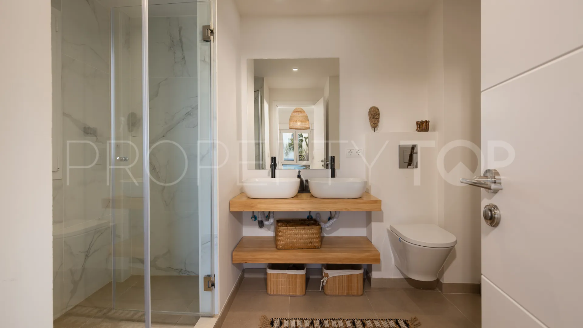 Apartamento de 3 dormitorios en venta en Estepona Ciudad