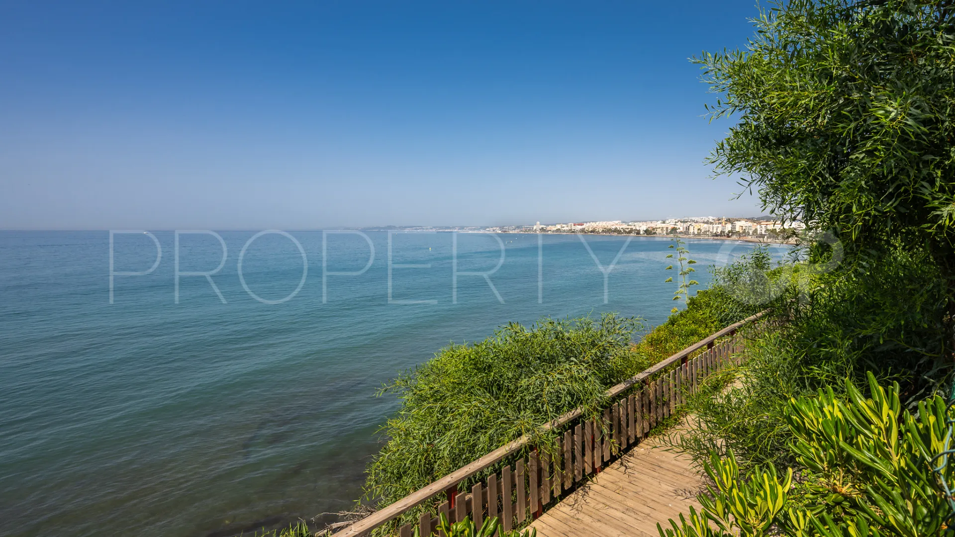 Apartamento de 3 dormitorios en venta en Estepona Ciudad