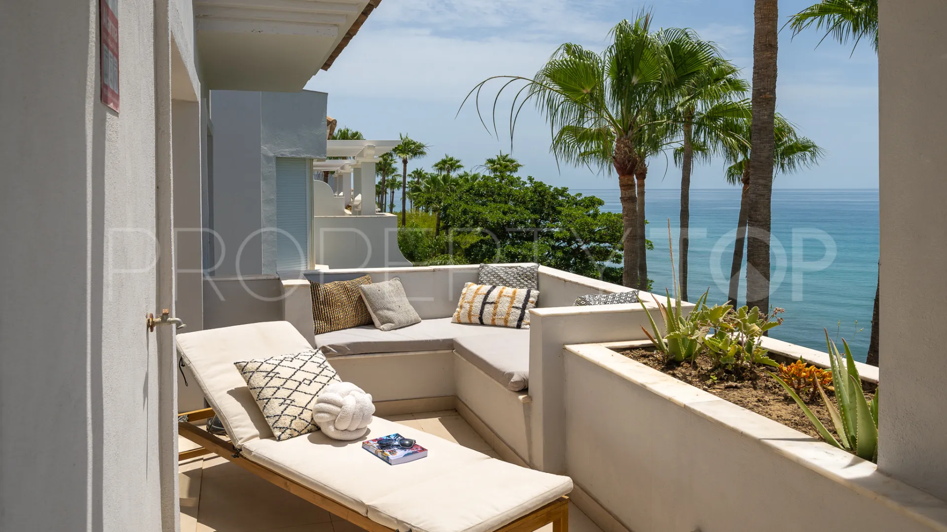 Penthouse for sale in Estepona Town