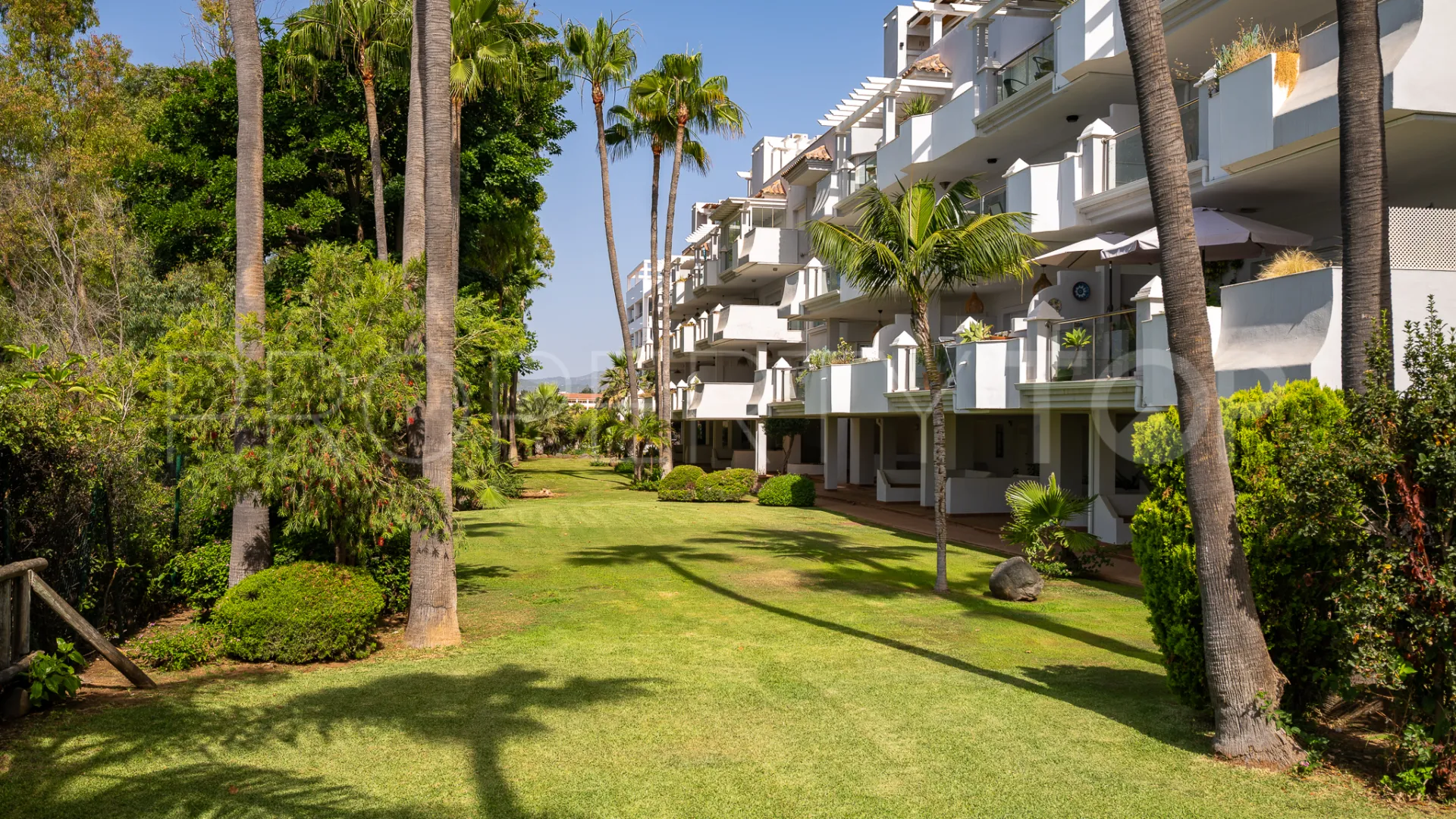 Penthouse for sale in Estepona Town