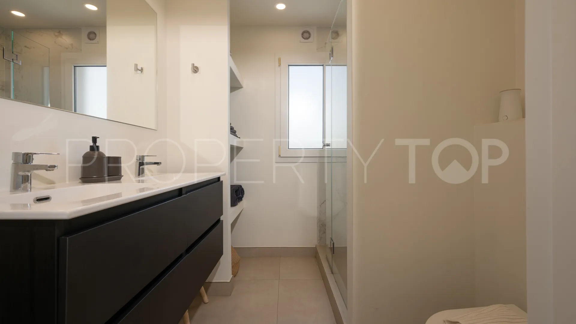 Penthouse for sale in Estepona Town