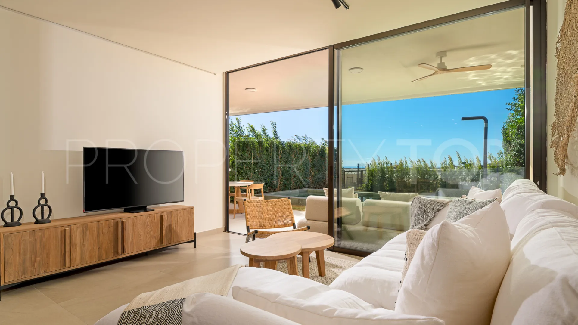 2 bedrooms ground floor apartment in Fuengirola for sale