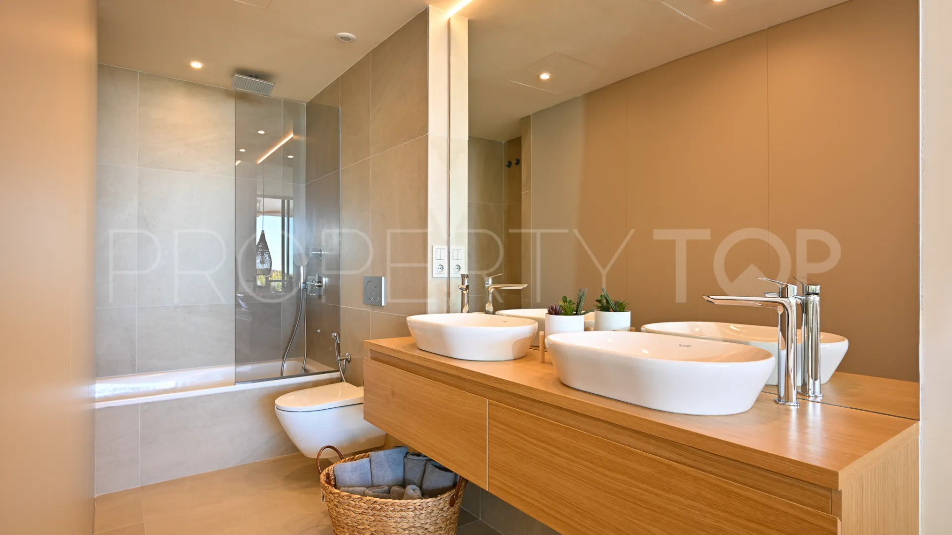 2 bedrooms ground floor apartment in Fuengirola for sale