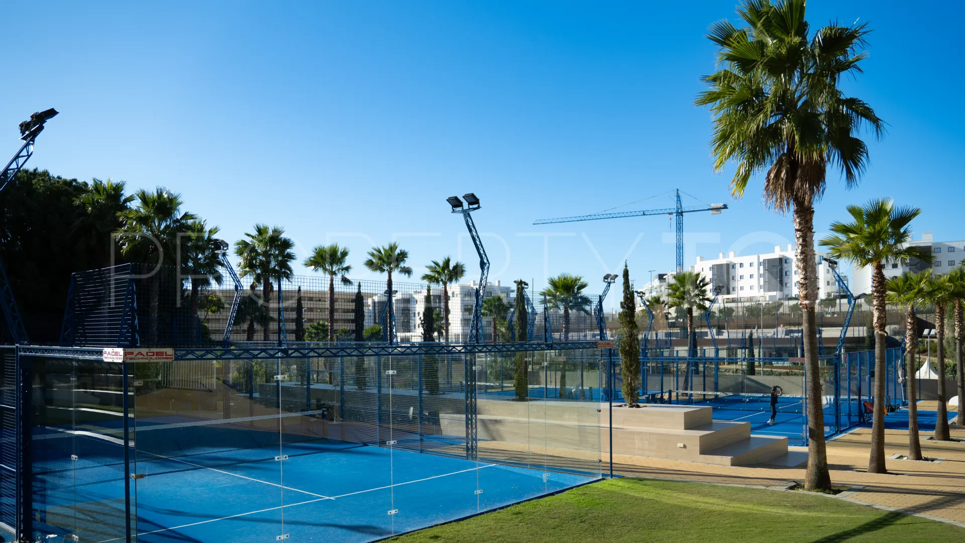 For sale penthouse in El Higueron with 2 bedrooms
