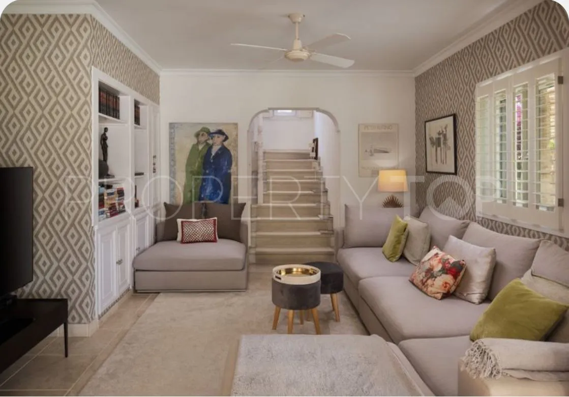 Comprar villa de 3 dormitorios en Fuente del Espanto