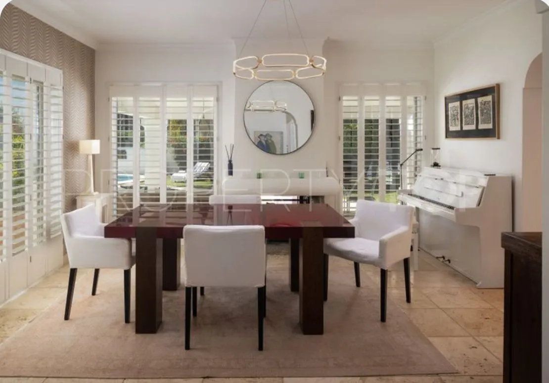 Comprar villa de 3 dormitorios en Fuente del Espanto