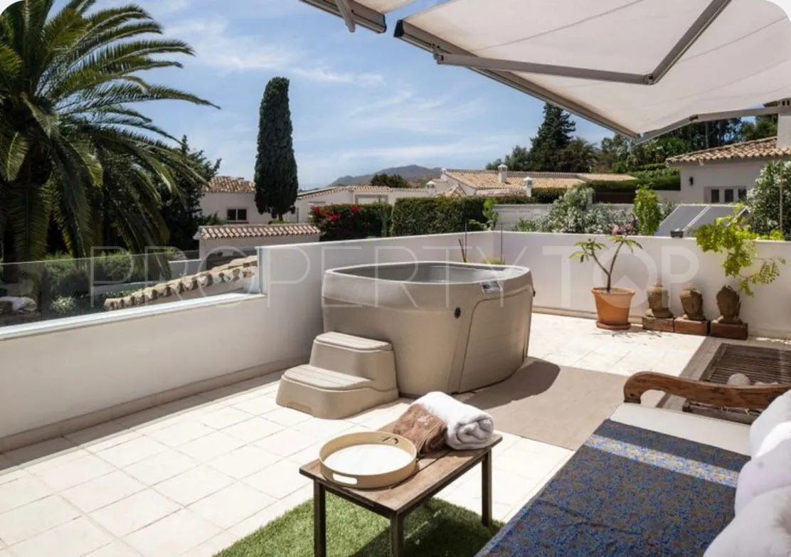 Comprar villa de 3 dormitorios en Fuente del Espanto