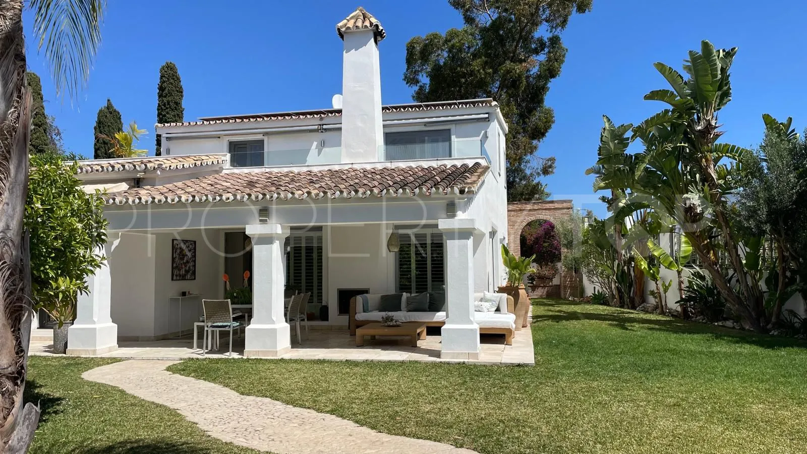 Comprar villa de 3 dormitorios en Fuente del Espanto