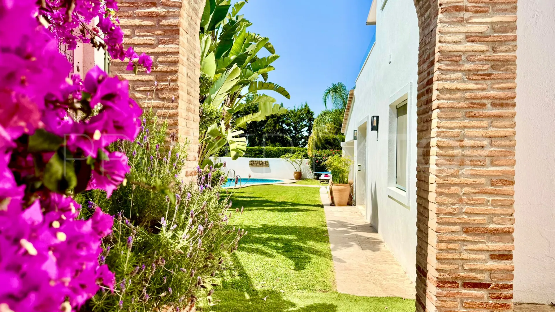 Comprar villa de 3 dormitorios en Fuente del Espanto