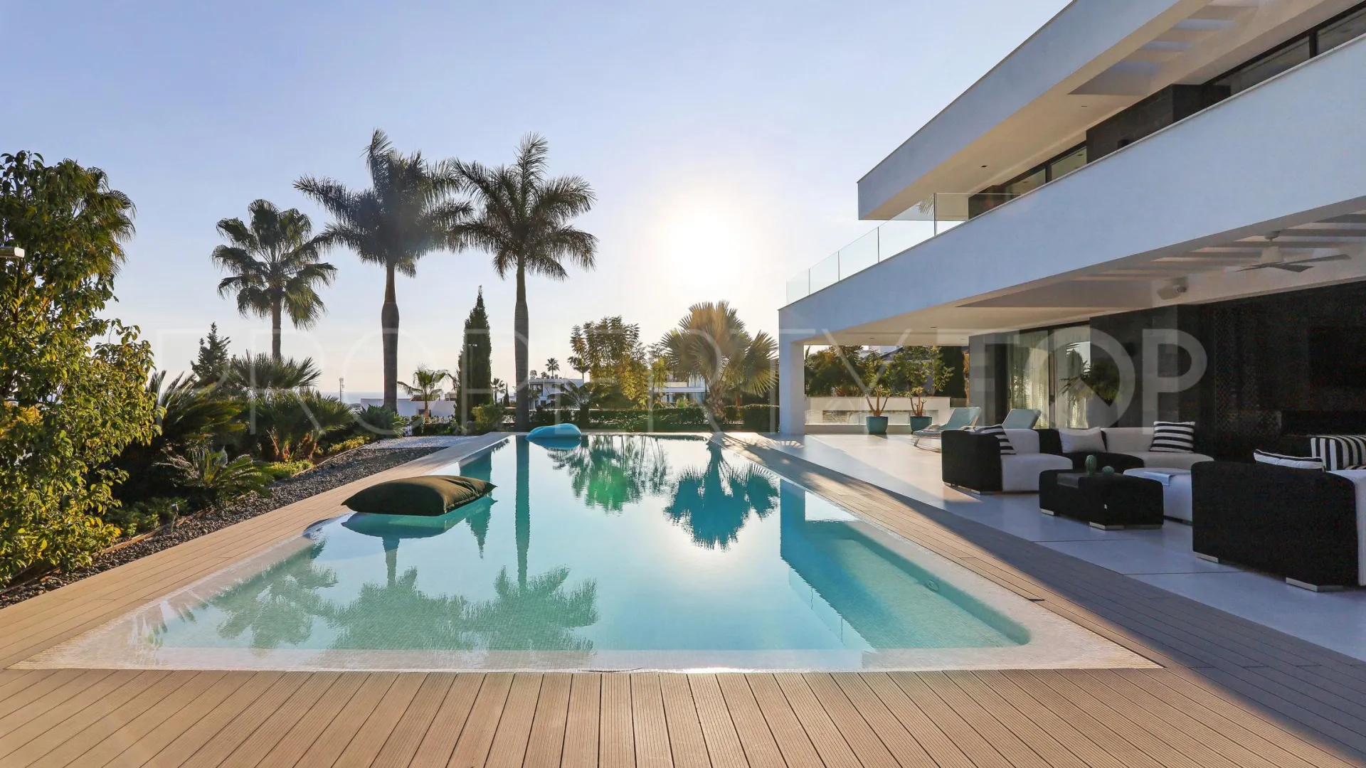 Villa for sale in Los Flamingos Golf with 6 bedrooms