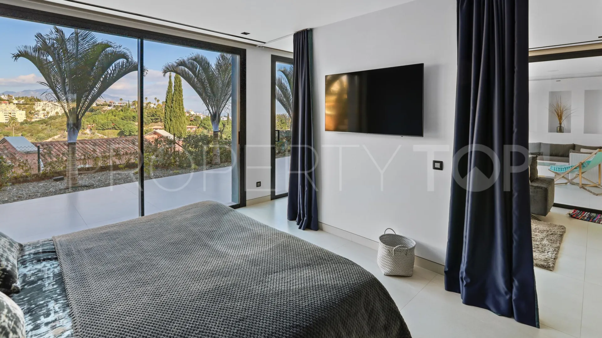 Villa for sale in Los Flamingos Golf with 6 bedrooms