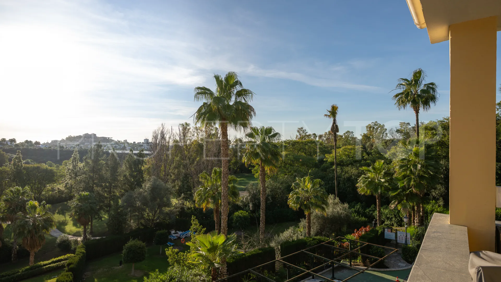 Apartment in La Quinta for sale