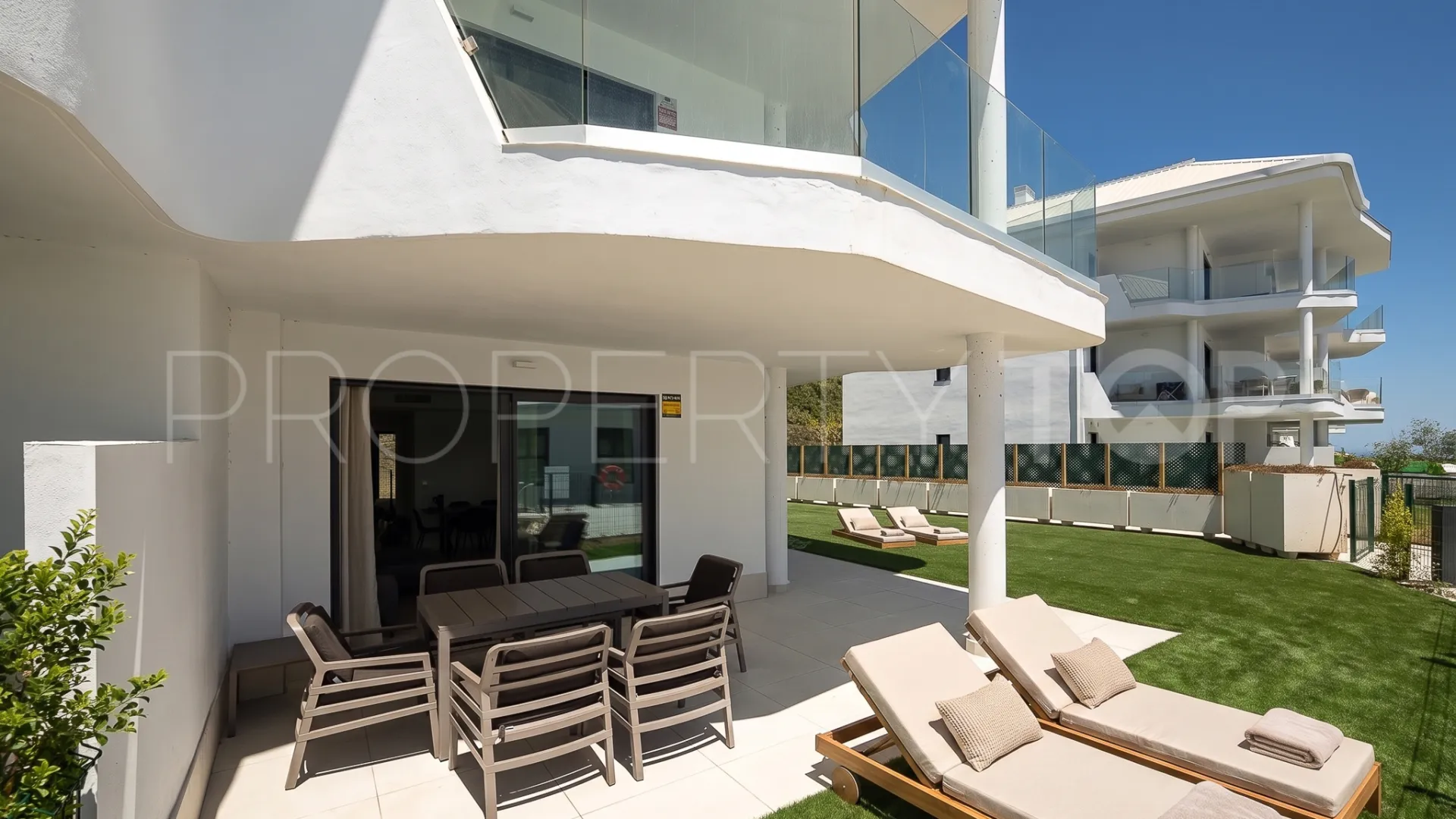 For sale El Higueron ground floor apartment with 3 bedrooms
