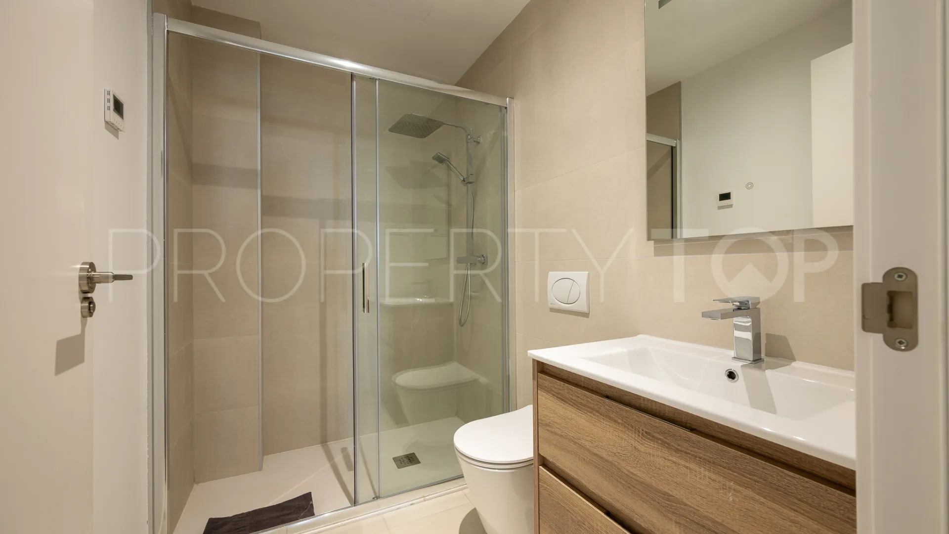 For sale El Higueron ground floor apartment with 3 bedrooms