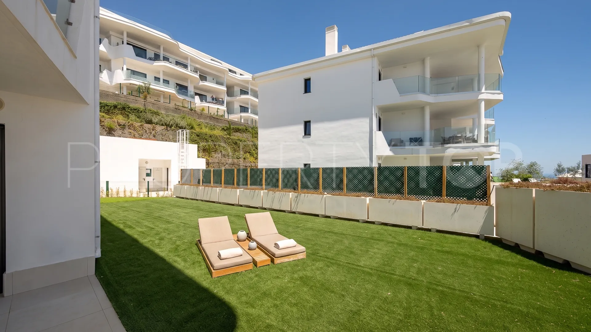 For sale El Higueron ground floor apartment with 3 bedrooms