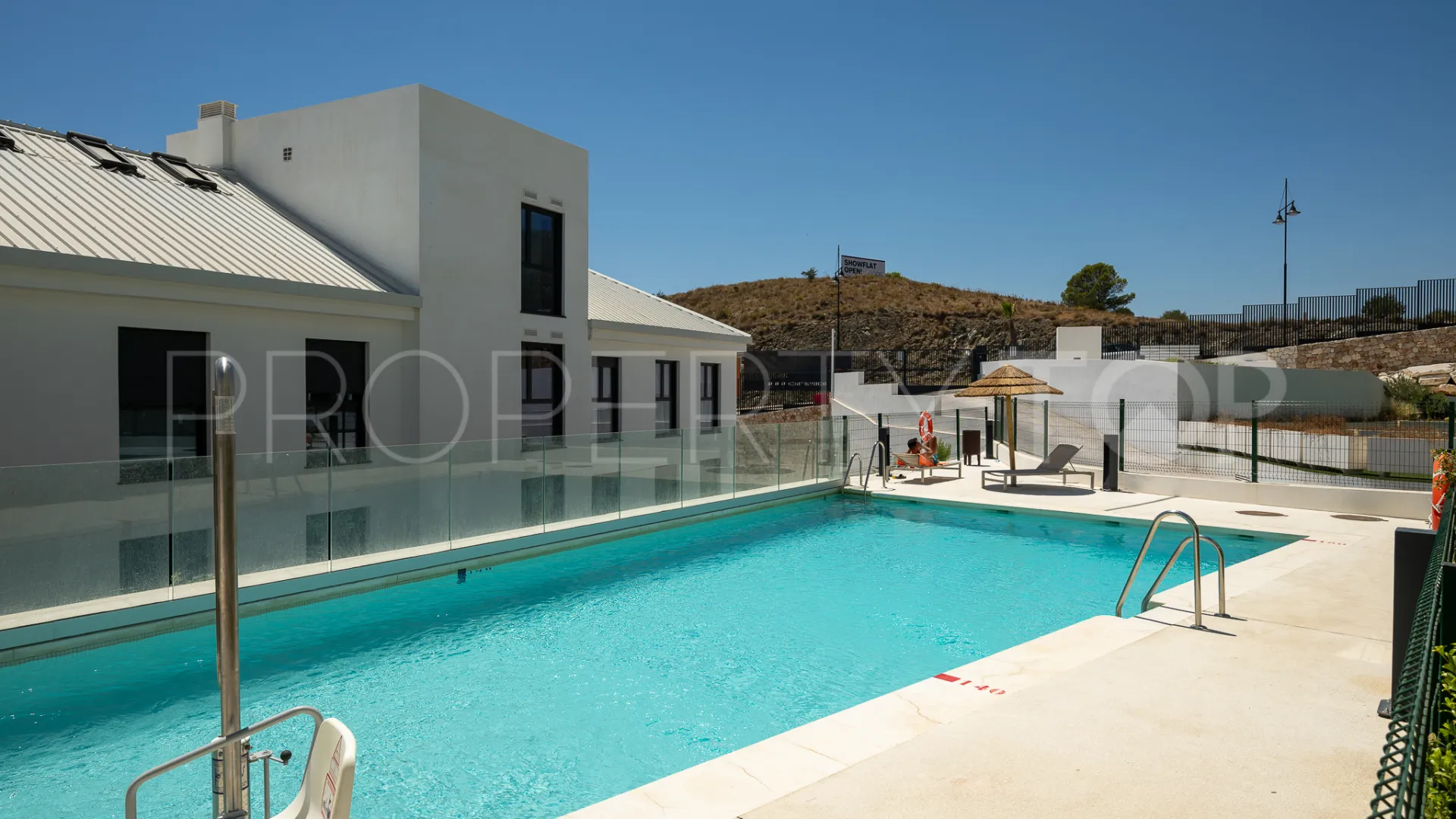 For sale El Higueron ground floor apartment with 3 bedrooms