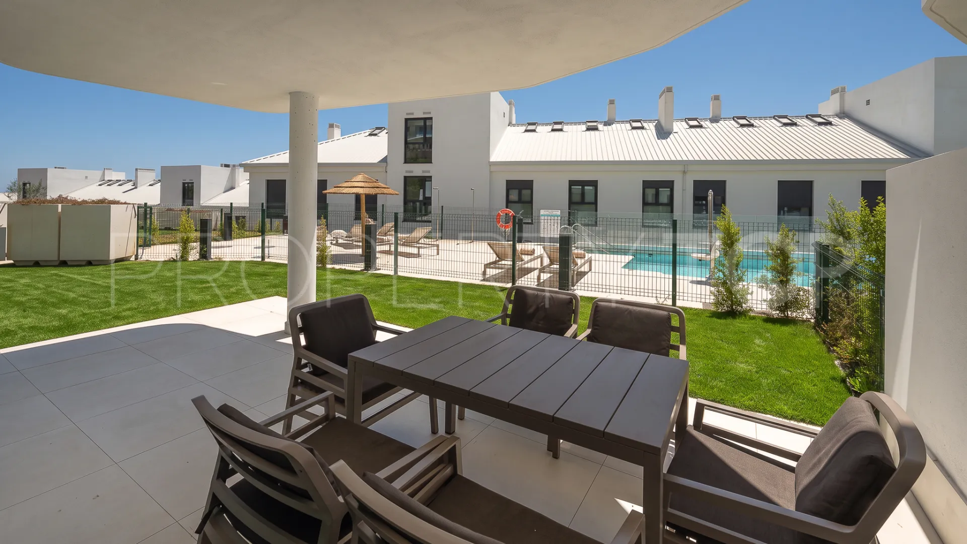 For sale El Higueron ground floor apartment with 3 bedrooms