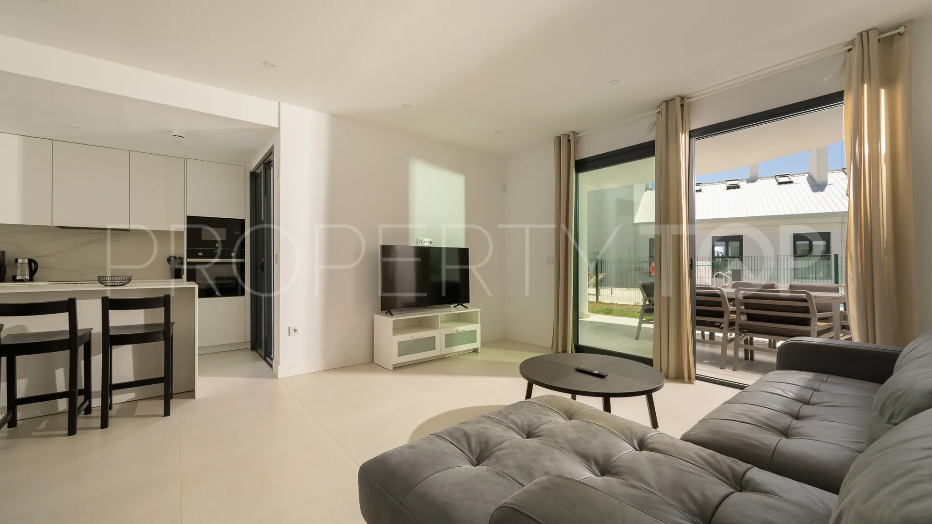 For sale El Higueron ground floor apartment with 3 bedrooms