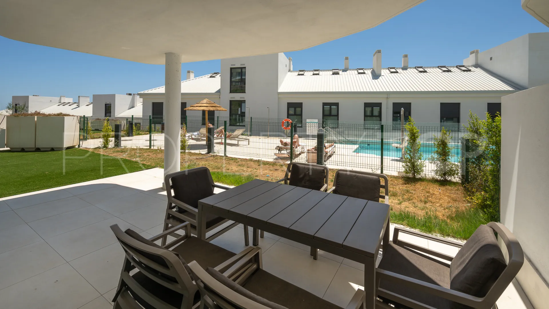 For sale El Higueron ground floor apartment with 3 bedrooms