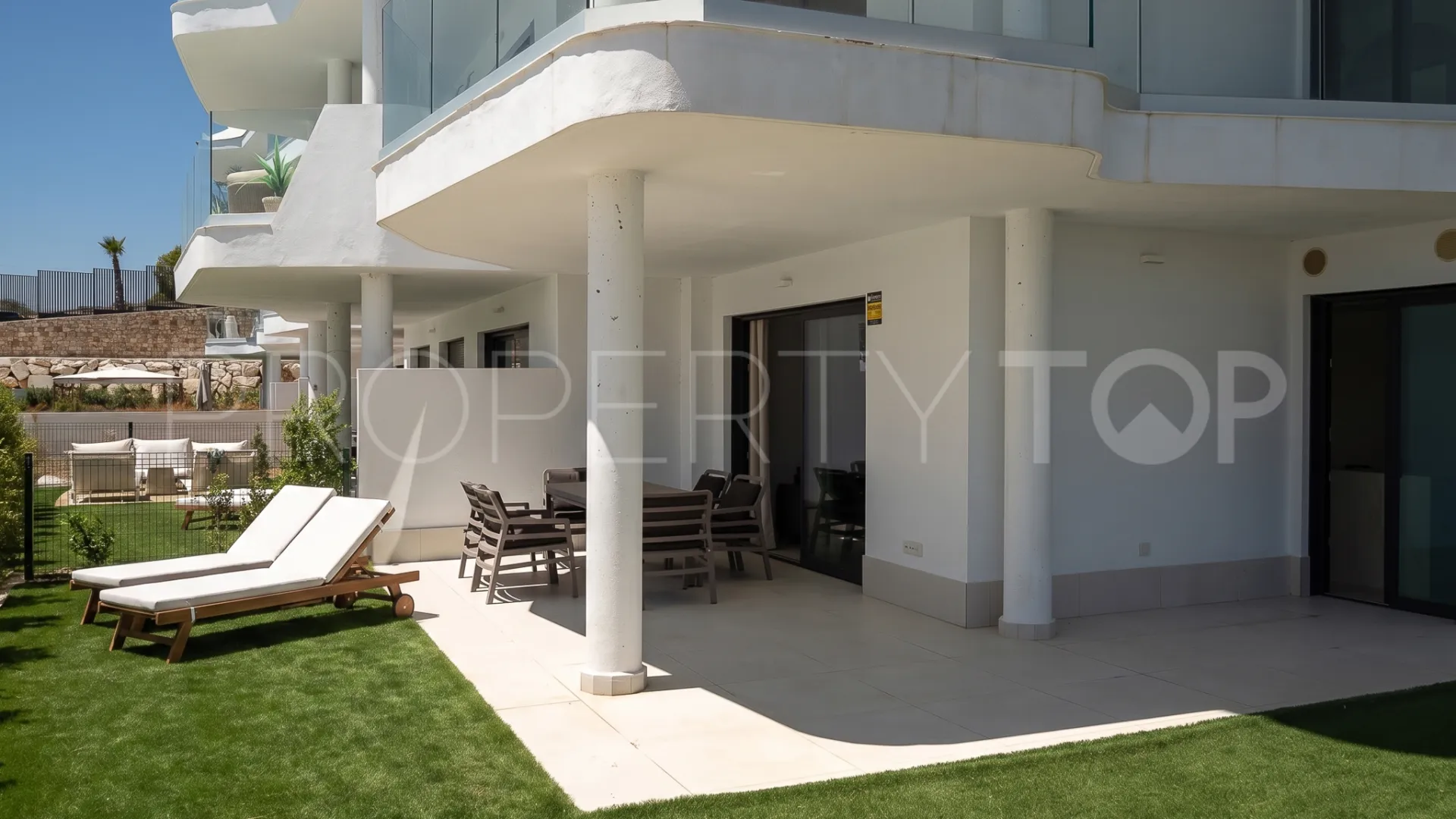 For sale El Higueron ground floor apartment with 3 bedrooms