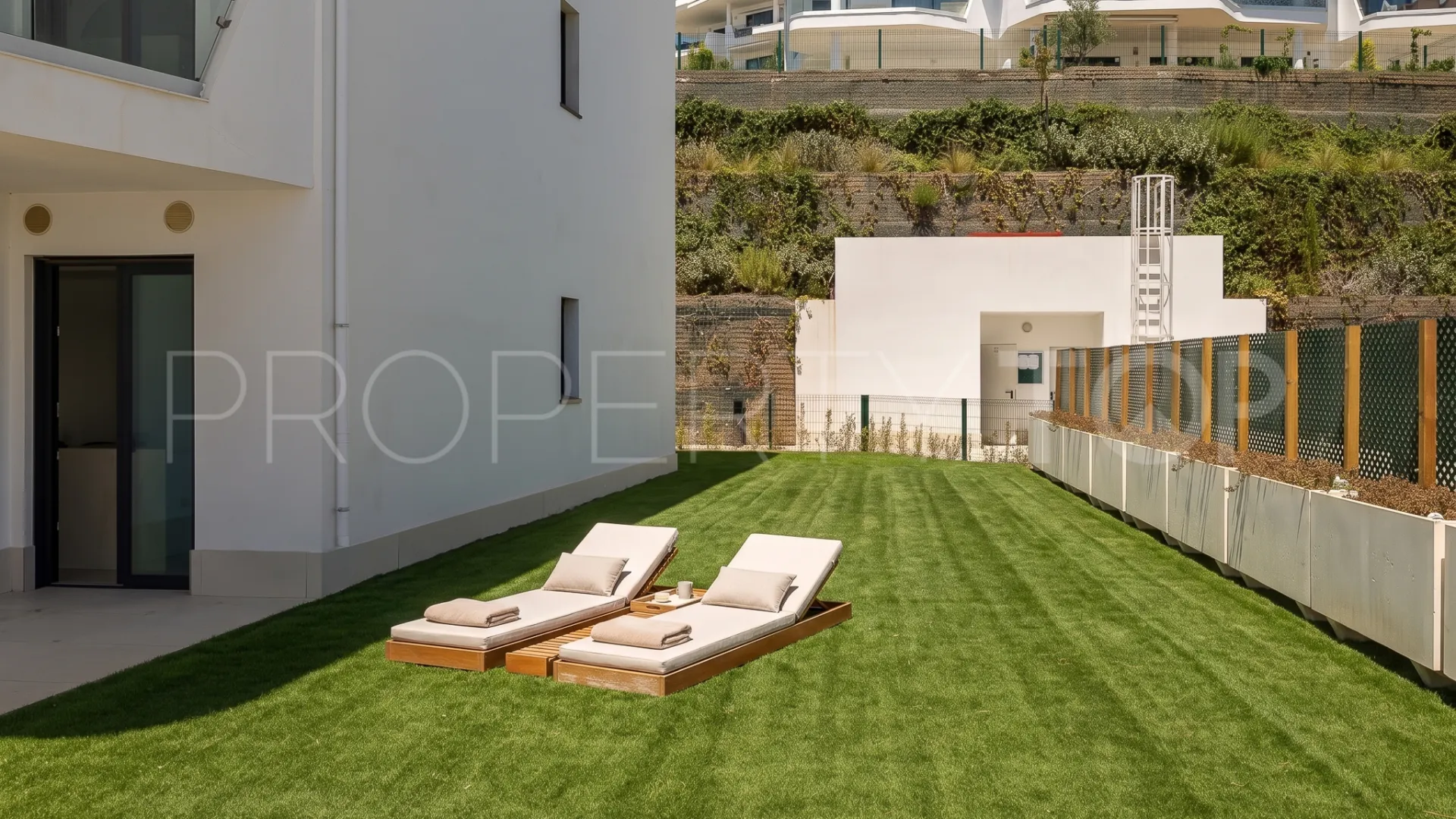For sale El Higueron ground floor apartment with 3 bedrooms