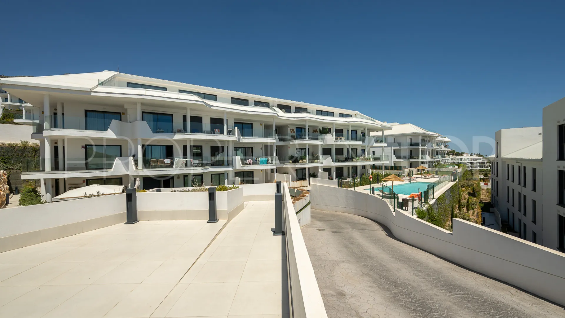 For sale El Higueron ground floor apartment with 3 bedrooms