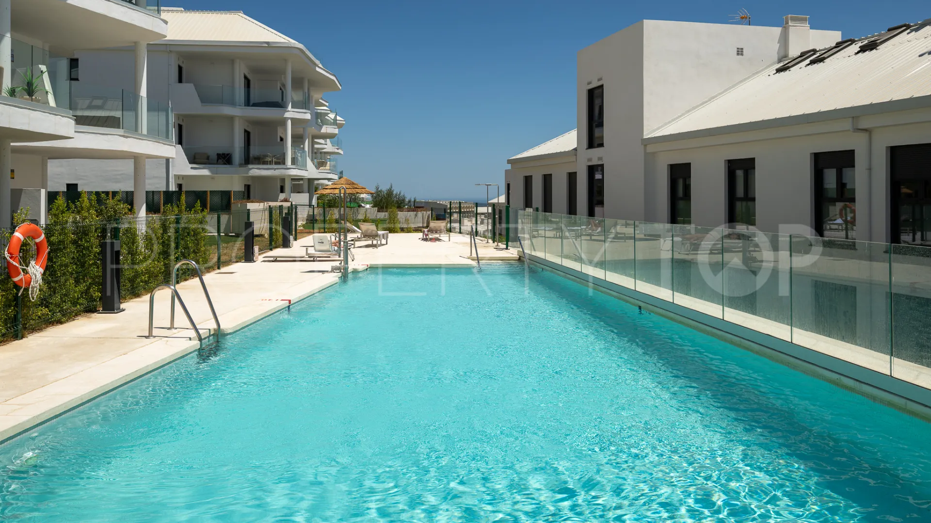For sale El Higueron ground floor apartment with 3 bedrooms